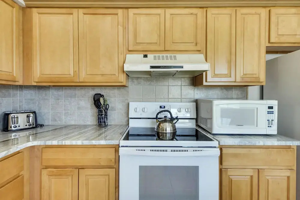 12 Mi to Disney World: Sunny Home w/ Pool!