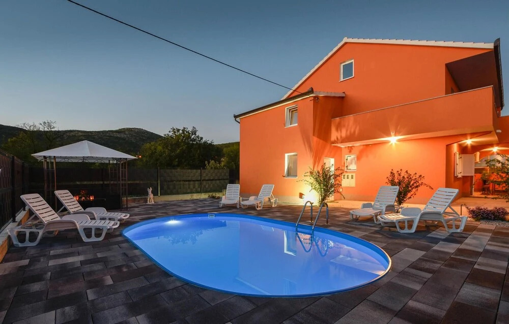 Stunning Home in Dugopolje With Outdoor Swimming Pool, Wifi and 2 Bedrooms