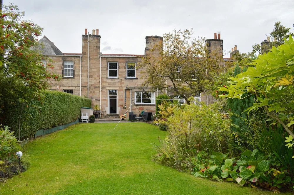 3 Bedroom Family Home With Garden
