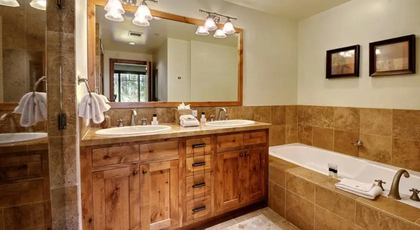 RedAwning Shooting Star Three Bedroom Luxury Home