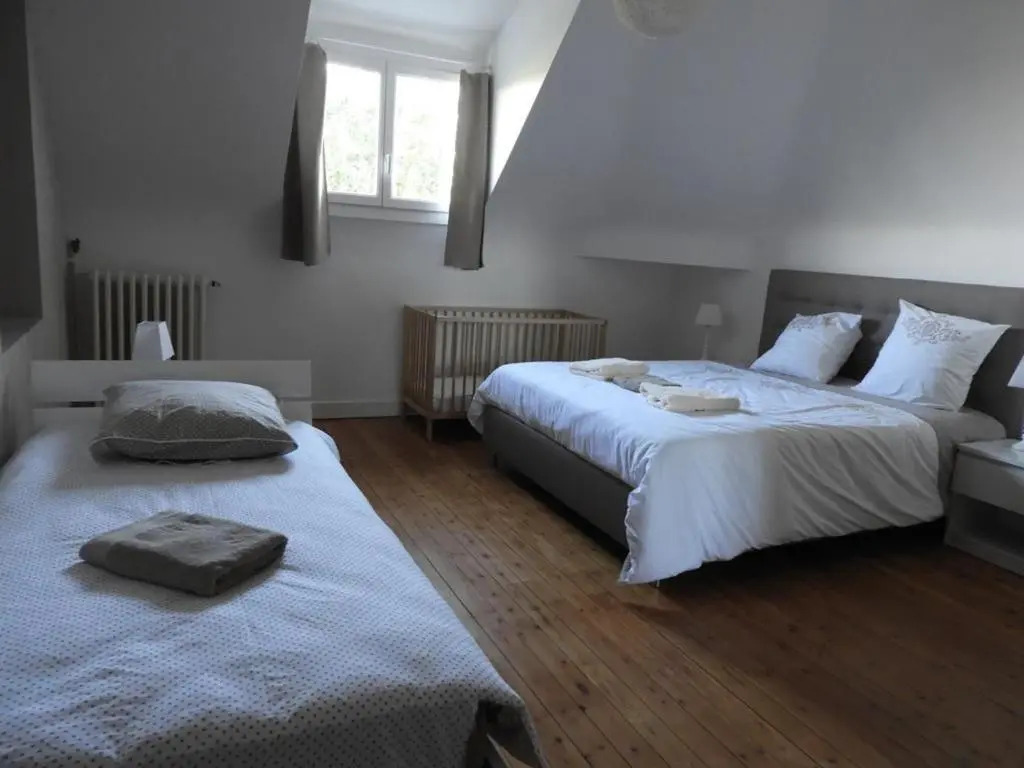 Gîte de charme au Mans, 4 chambres, grand jardin, terrasse, Wi-Fi, proche commerces - FR-1-410-318