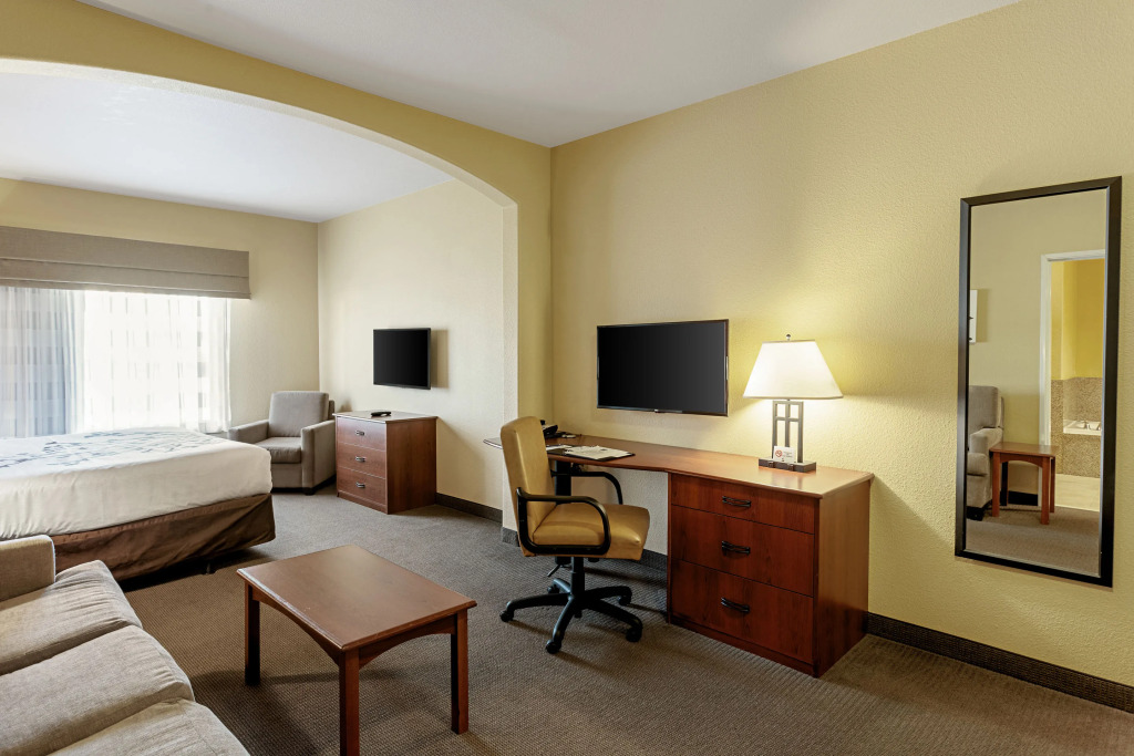 Comfort Inn & Suites Fort Worth West I-30 NAS JRB