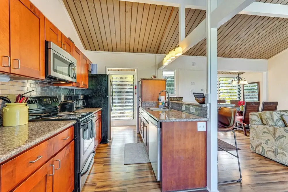 1 Mi to Beach: Kailua-kona Condo w/ Pool Access!