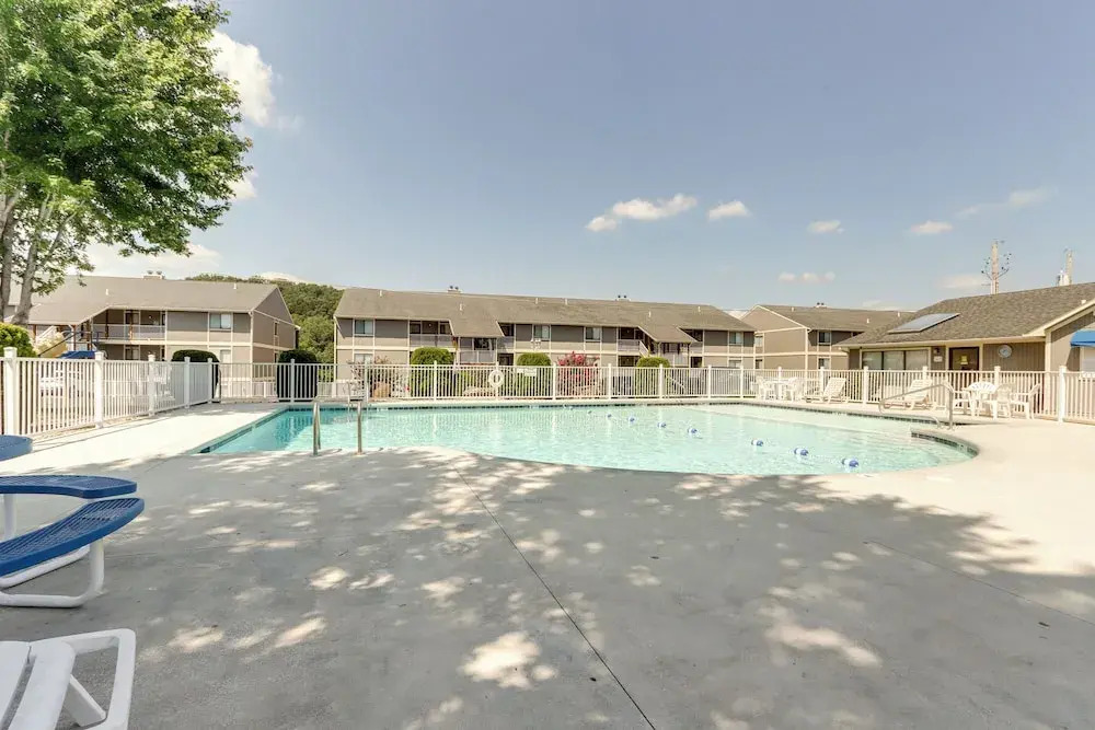 Walk to Pool + Lake: Cozy Osage Beach Condo
