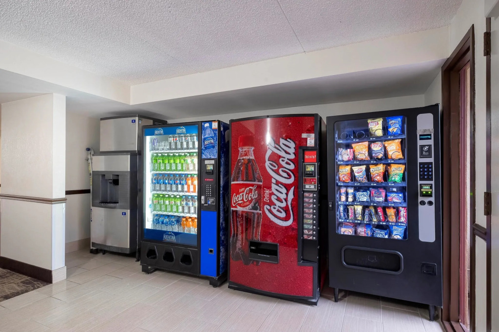 Red Roof Inn PLUS+ & Suites Knoxville West - Cedar Bluff