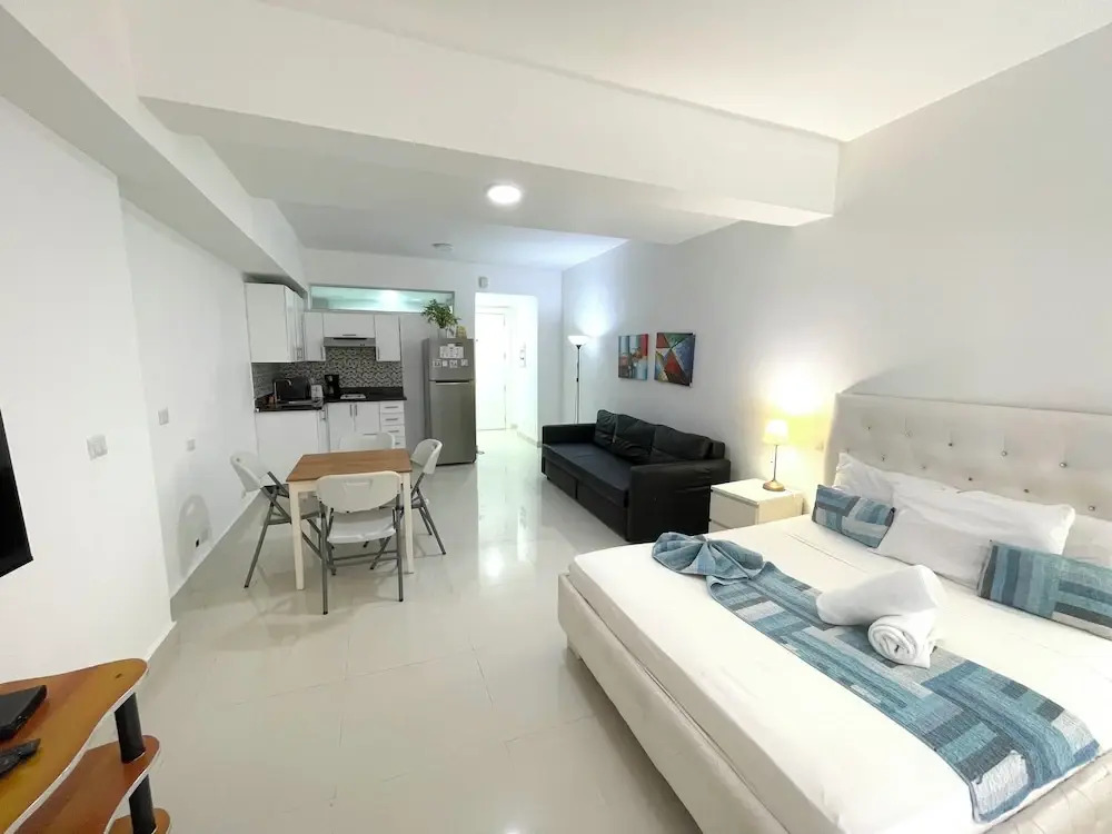 Studio Apart Hotel Rooftop Pool Beach