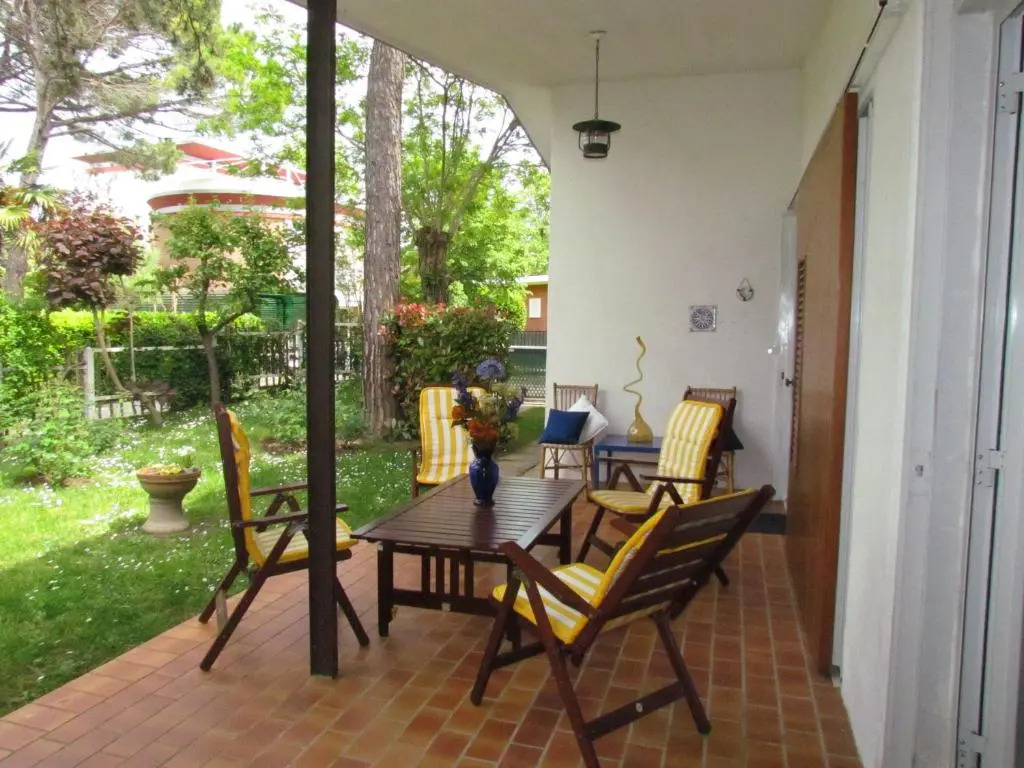 Lovely villa with spacious garden