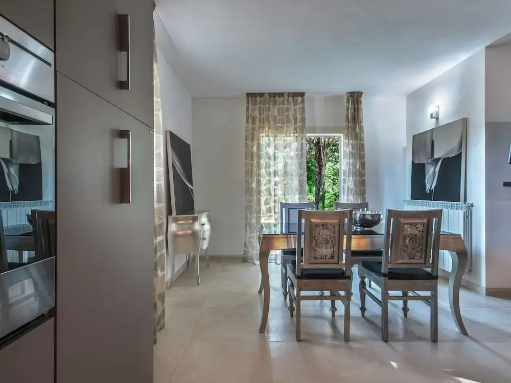 Plush Villa Apartment in Tavullia with Hot Tub