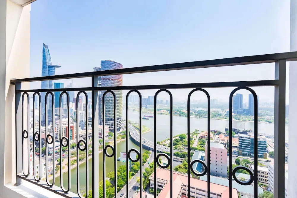 Vera Apartments Saigon Royal Residence