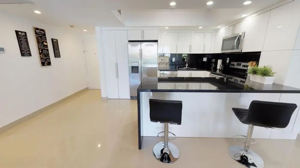 Premium 2 Bedroom + Den Apartment Or201