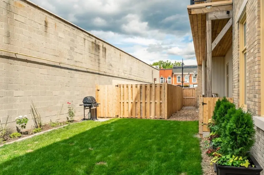 Rideau 2Br Signature Apartment Free Parking 3