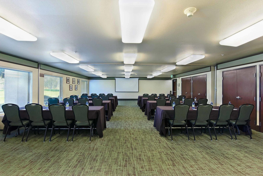 Oxford Suites Yakima