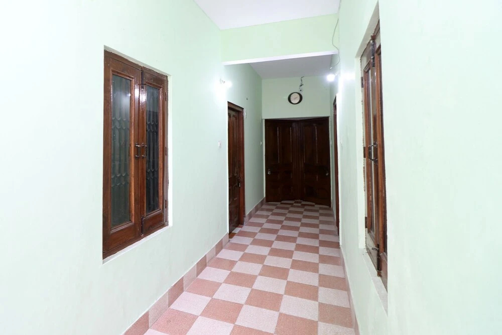 Oyo 24020 Megha Yatri Niwas