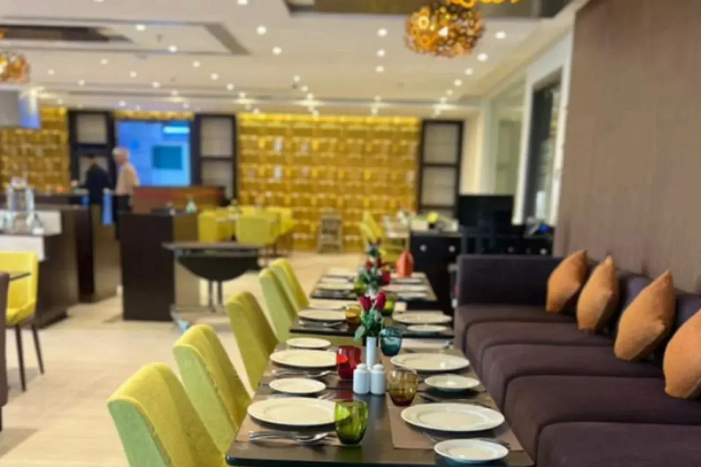 Carnelian Muscat - Airport Hotel