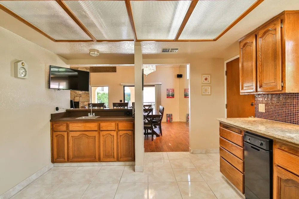 Oasis in the Heart Of Palm Springs - Four Bedroom Home