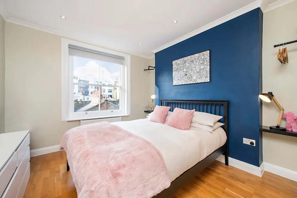 So Glamourous Pad - Fitzrovia - by Frankie Says