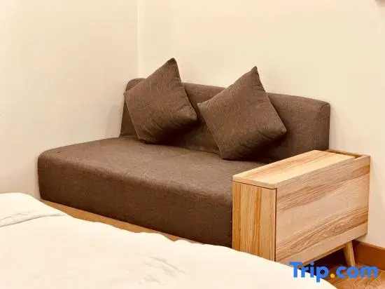 Convenient to Sky train station BTS with cozy room (402)