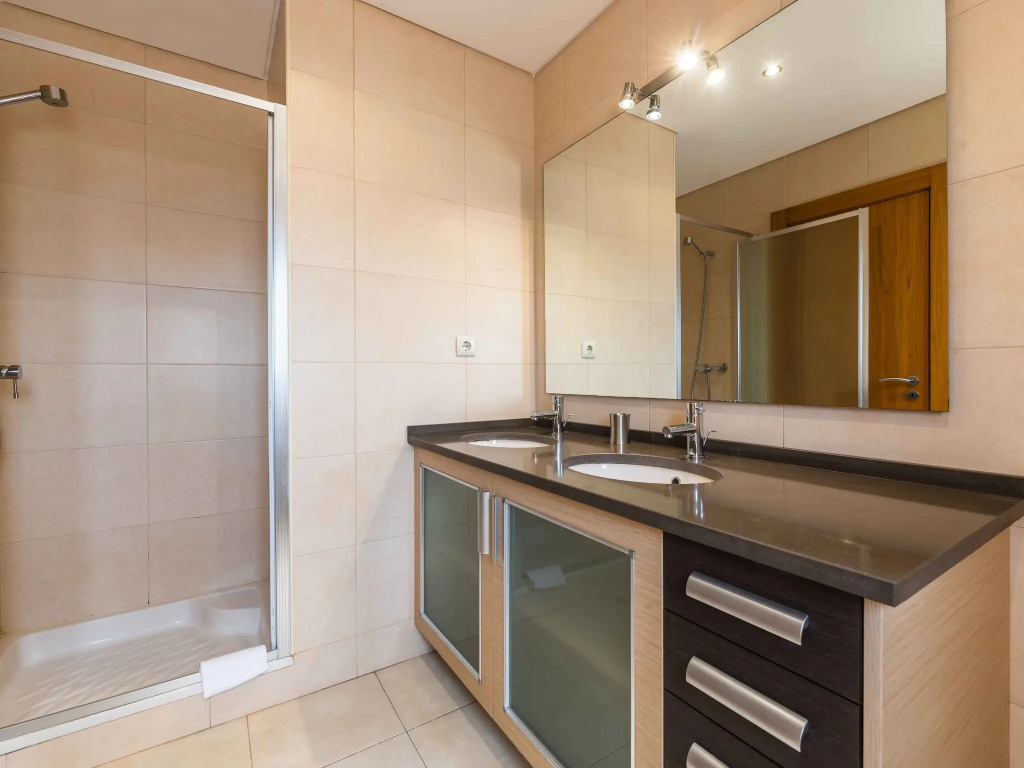 Spacious villa in Albufeira with private pool