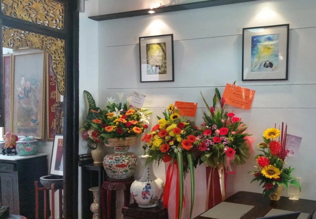 M.E.n.U Cafe & Lodge