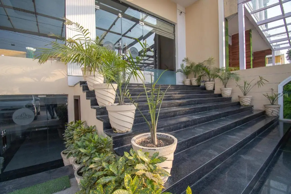 Hotel Ramaya Inn-Har Ki Pauri Road