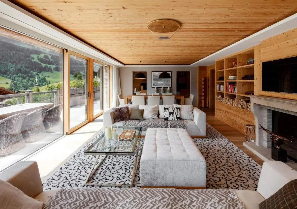 Regent Retreat by MC