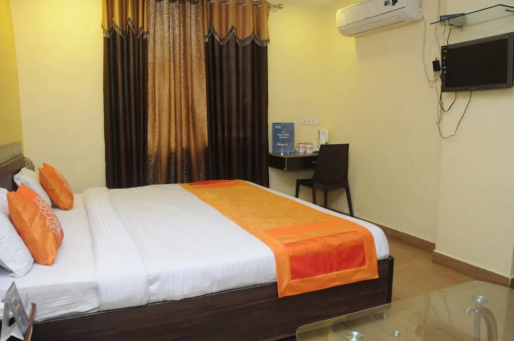 OYO 2808 Hotel Orange Inn