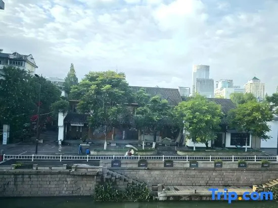 Hangzhou West Lake Hefangjie Banland Hotel