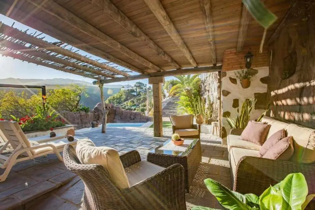 Casa Oronado