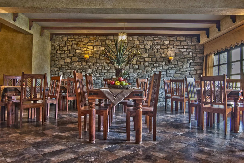 Hotel Doupiani House