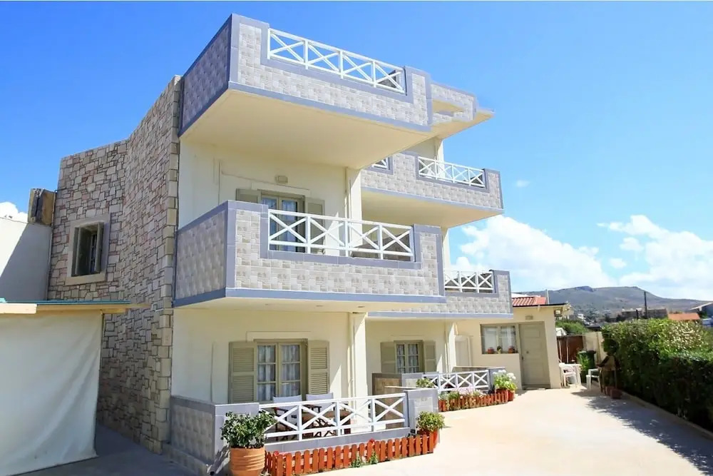 Iris apt Swim sunbathe relax  beachfront