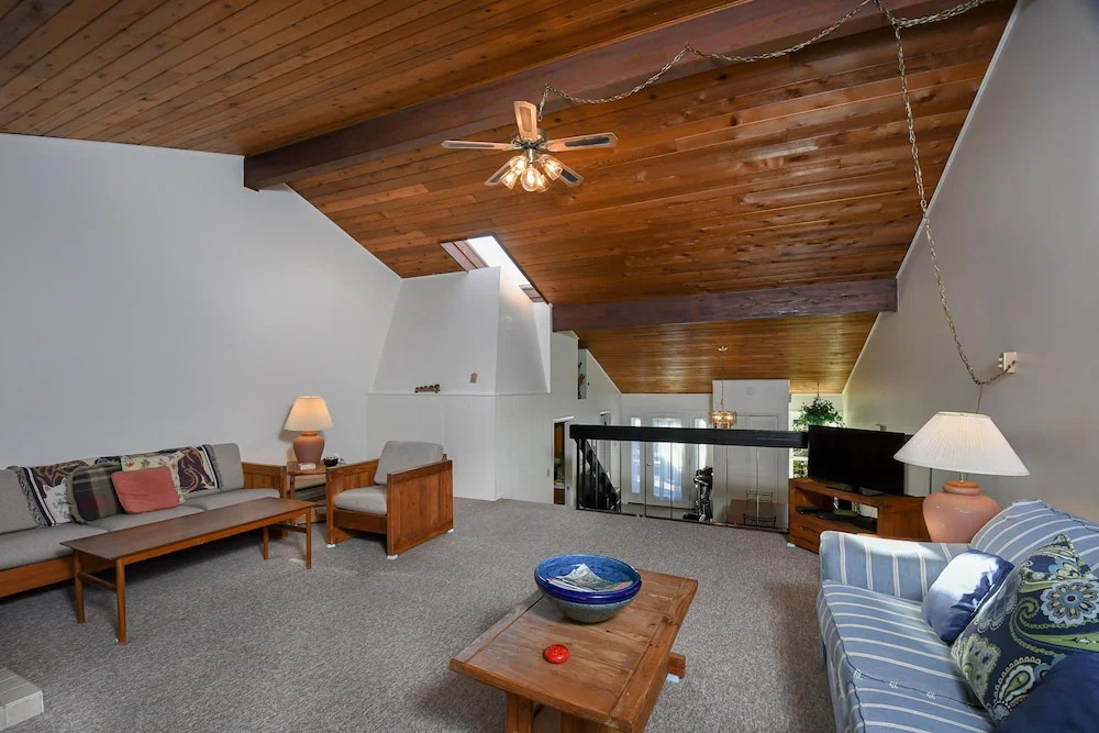 Four Hooppole South Condo B7 2 Bedroom Townhome