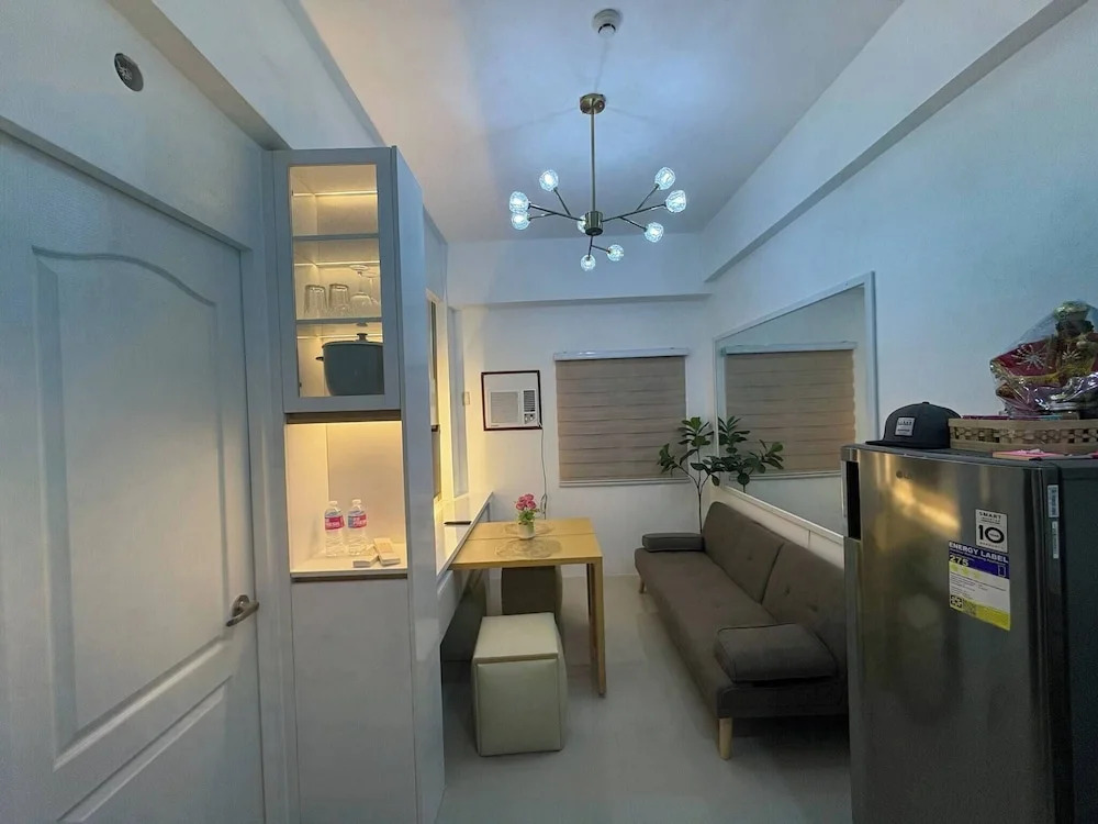Near Mactan International Airport Condo With Private Entrance and Shared Pool