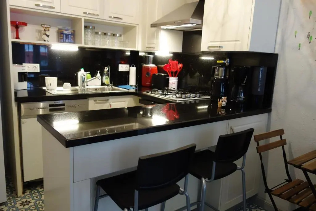 Tilas - Rooms in 19th Century Wooden Townhouse,Kadikoy