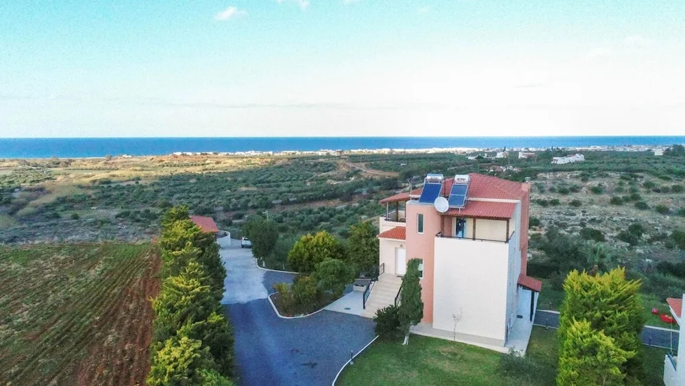 Villa Angelika two-storey house with pool for 7