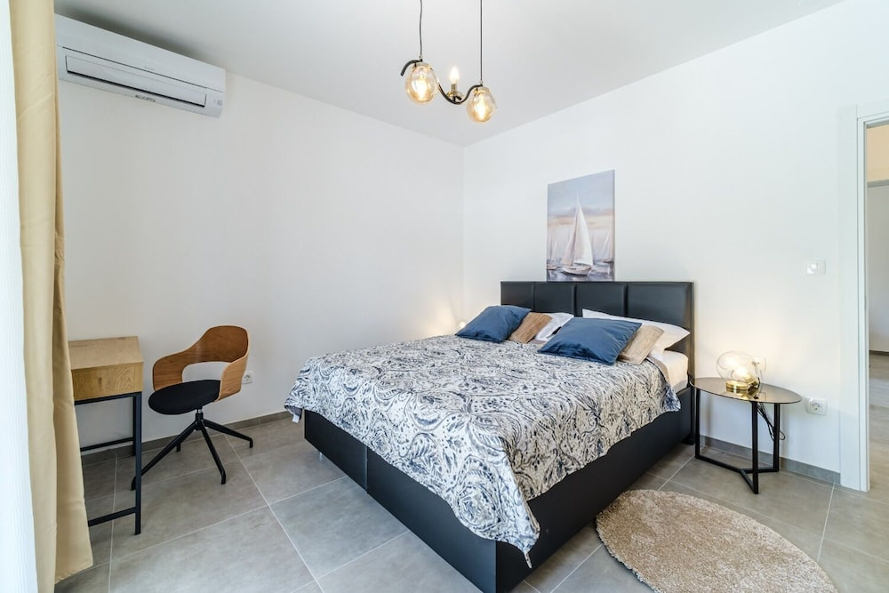 House Villa Gold