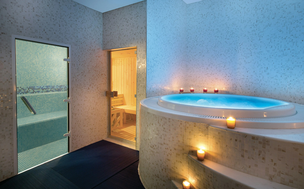 DoubleTree by Hilton Doha Old Town