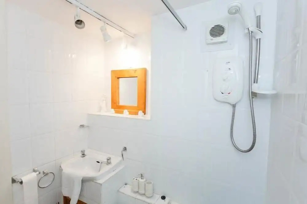 Tony Asga Apartments - Sakina Apartment
