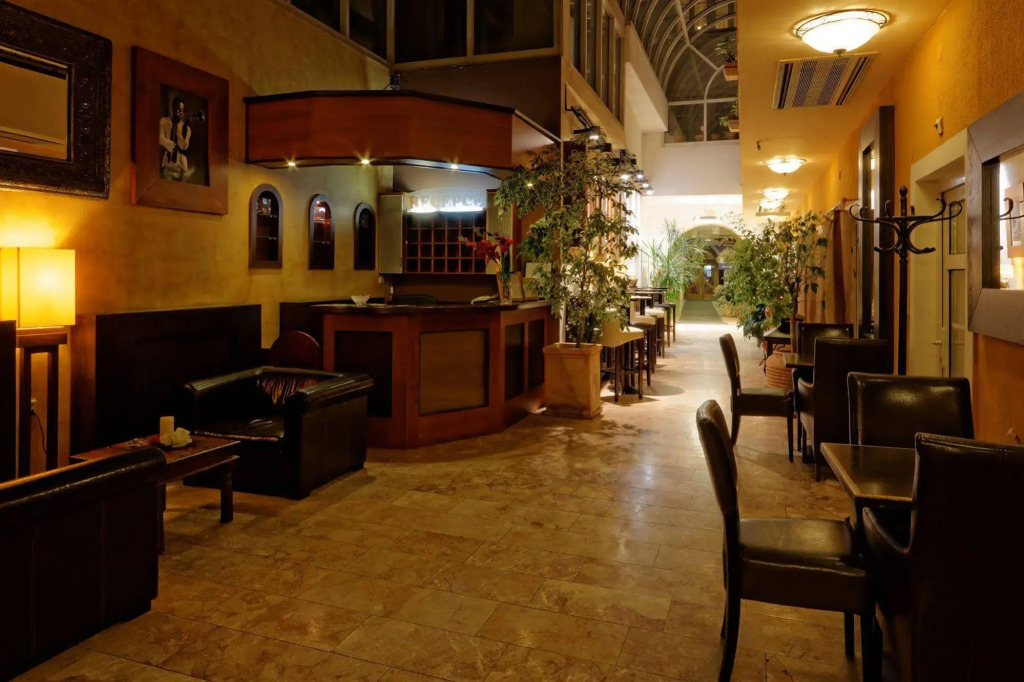 Enjoy Inn