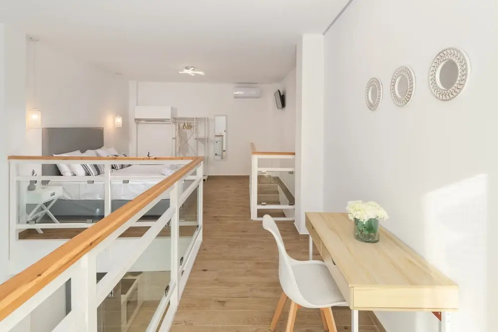 La Luna Suites