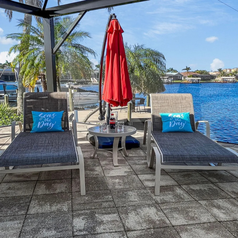 Rosegarden - PoolSpa and perfect water view