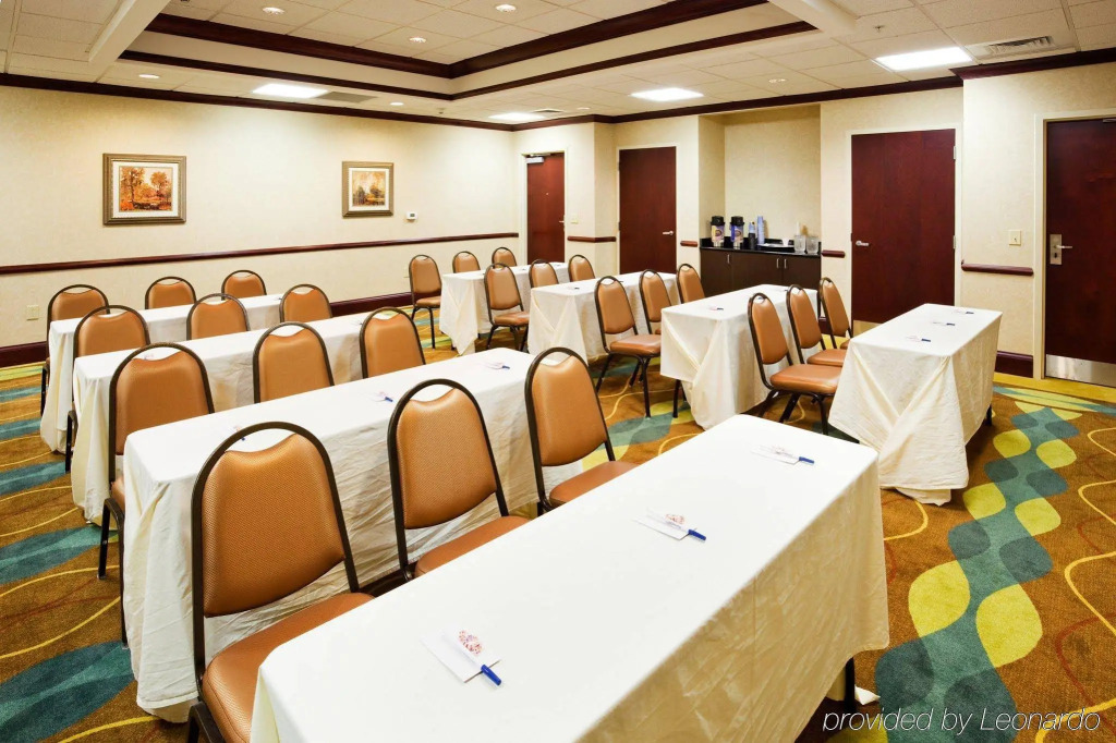 Holiday Inn Express & Suites Lebanon-Nashville Area by IHG