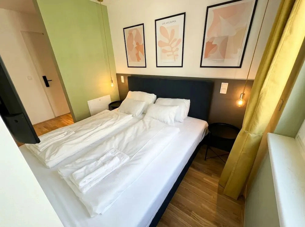 Premium Apartments with Air Conditioning - Dovers Yard