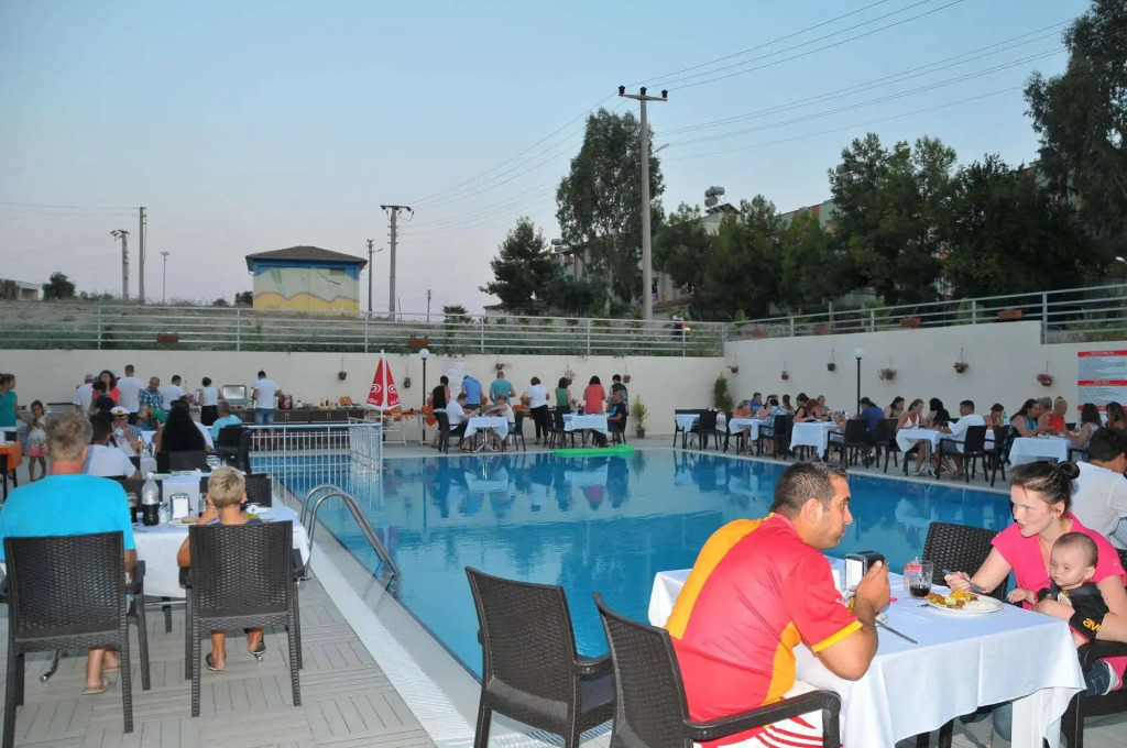 A Hotel Side