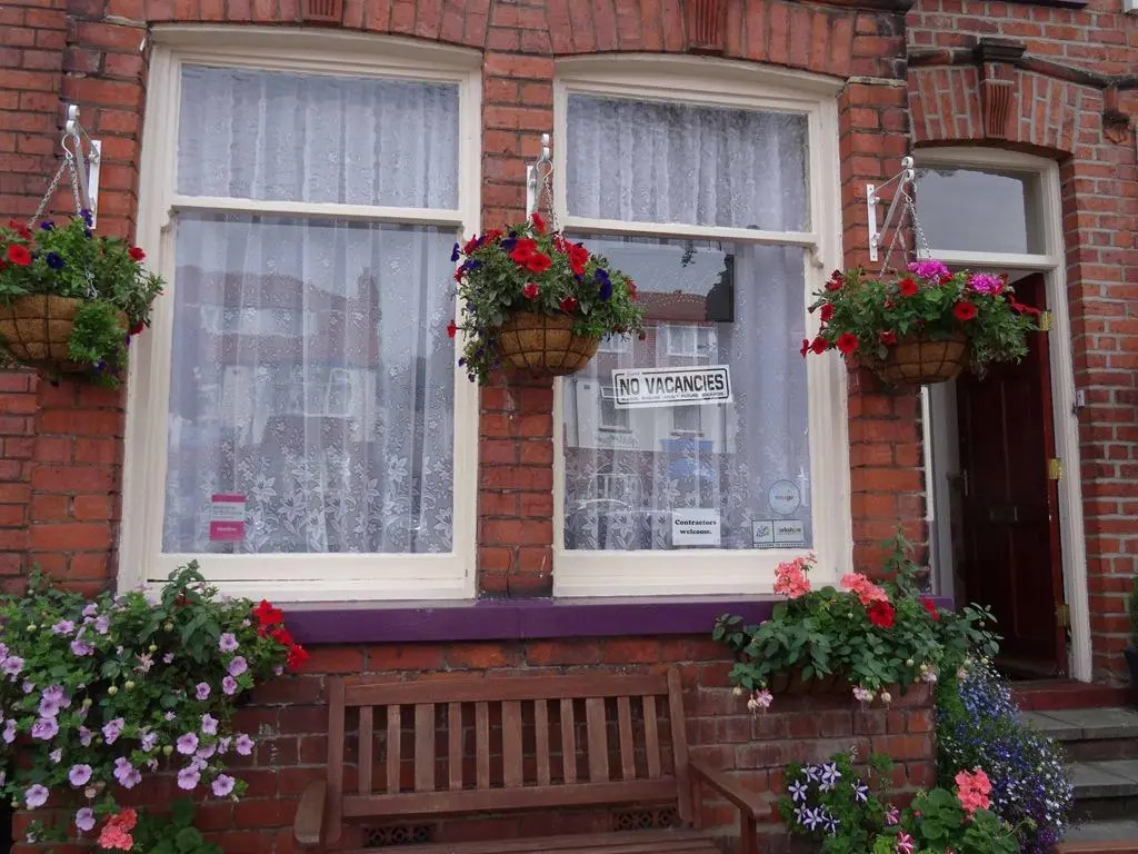 Sea Dogs Guest House