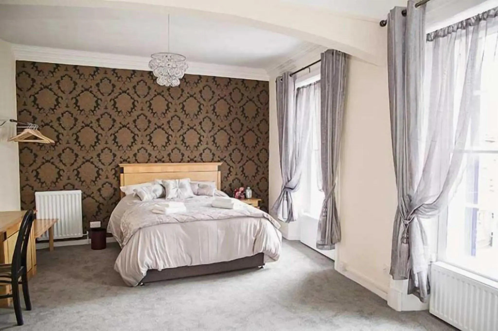 Royal Hotel