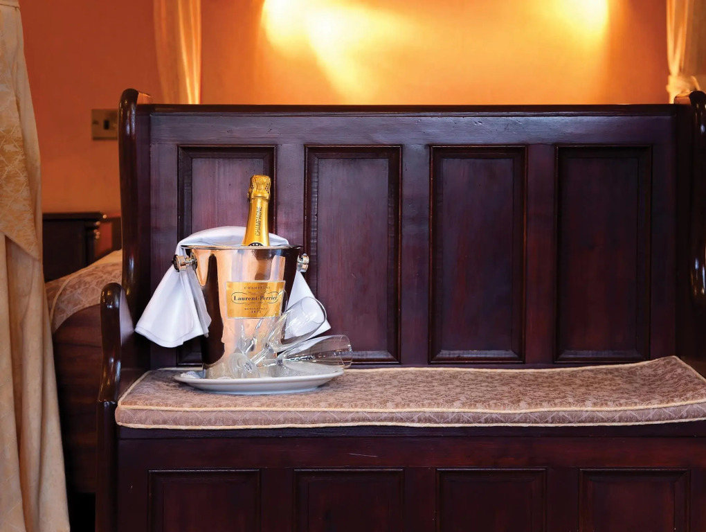 Rogerthorpe Manor Hotel
