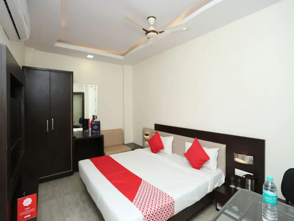 FabHotel CSFC
