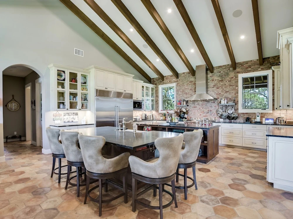 The Arrive Luxury Ranch Estate 5 Bedroom Estate
