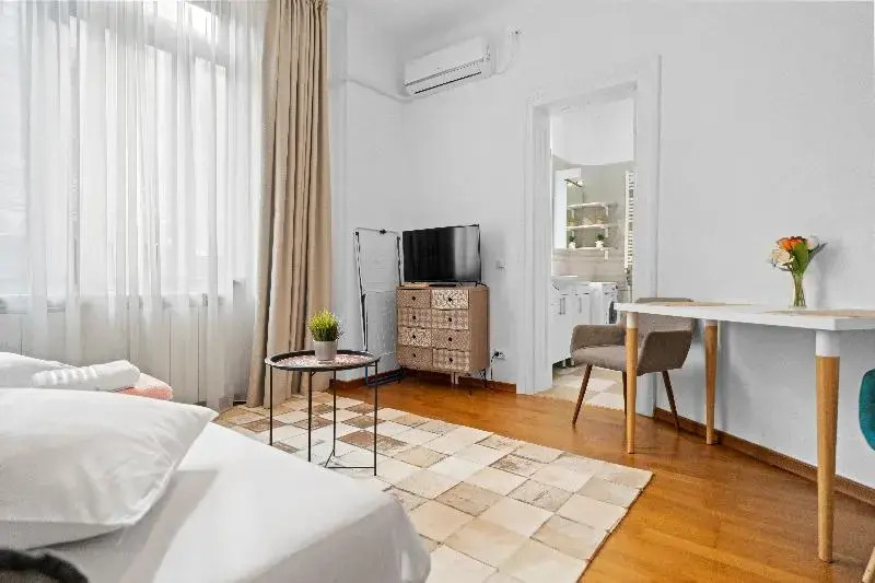 GOLDEN VILLA- in the Heart of Old Town Bucharest