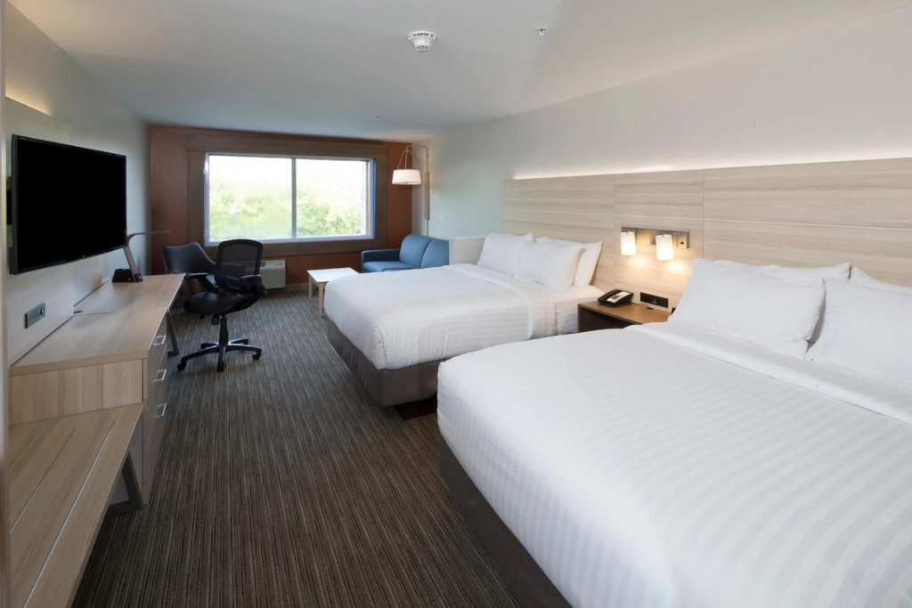Holiday Inn Express and Suites Kalamazoo West by IHG